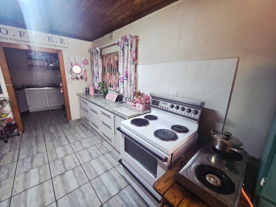 5 Bedroom Property for Sale in Fichardt Park Free State